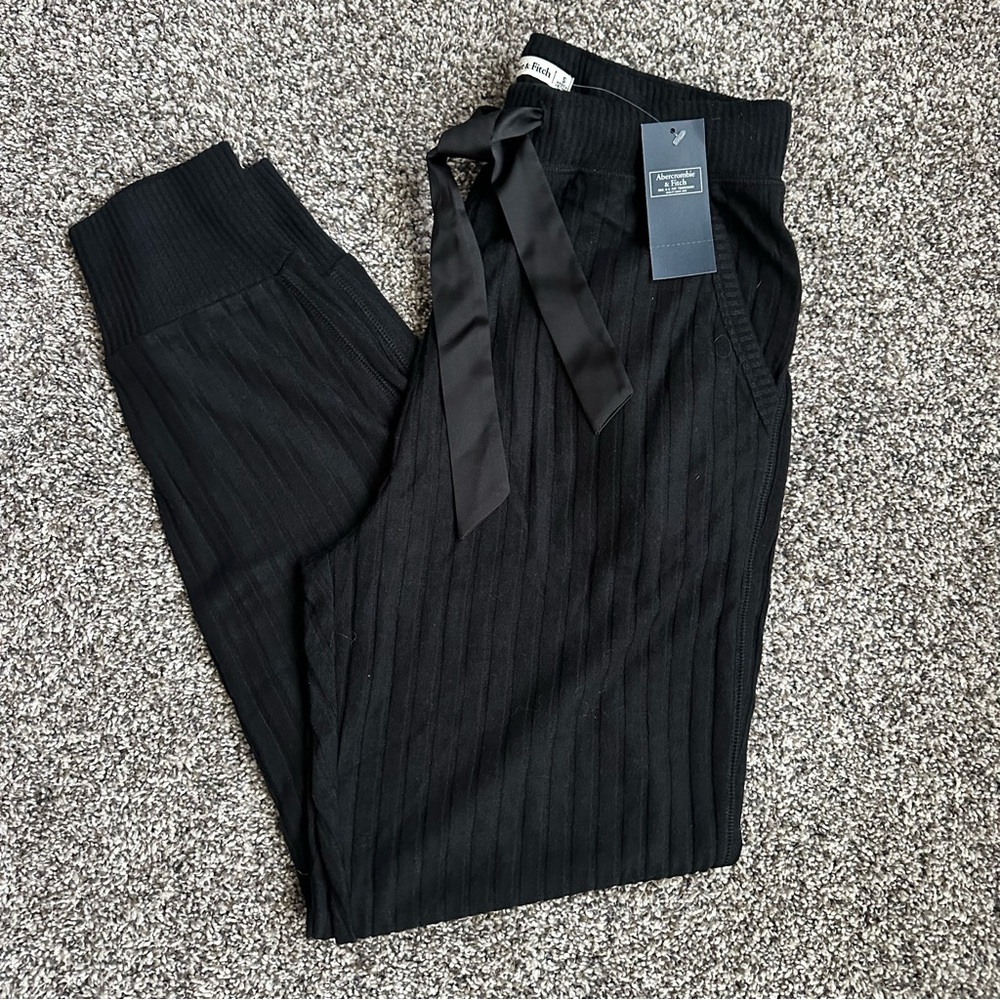 NWT Abercrombie cozy joggers